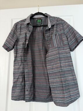 Men's Short-Sleeve Button-Down Shirt - Gray with Red Stripe